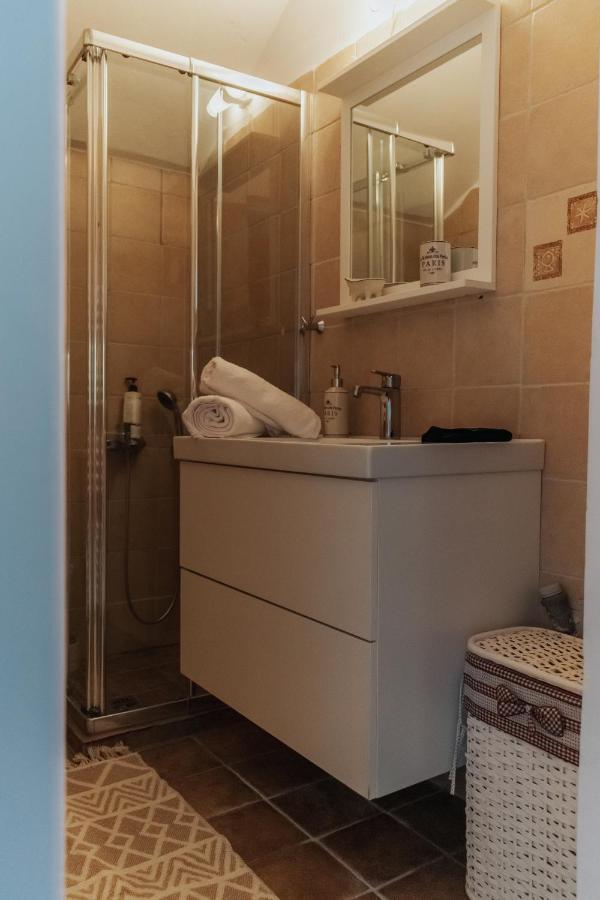 Pool And Sea View Apartments Agia Marina  Bilik gambar